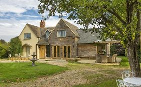 Hirons Piece Holiday Home Weston Subedge  United Kingdom
